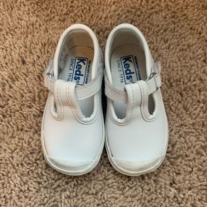 Keds Champion Toe Cap T-Strap Sneaker, Baby Shoe, White, size 4